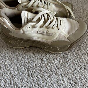 NEW VANS Mte™ Crosspath Size 7 Womens 5.5 Mens. - Never Worn
